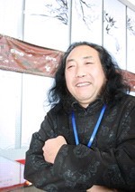 微雕大师周信兴.jpg