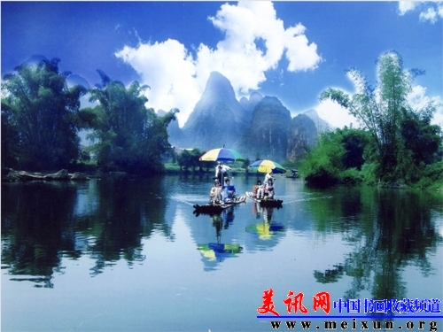 漓江泛舟.jpg