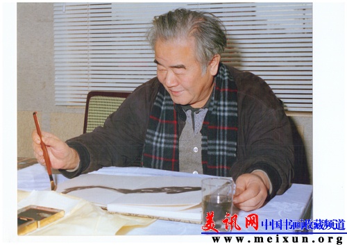 黄胄在作画.jpg