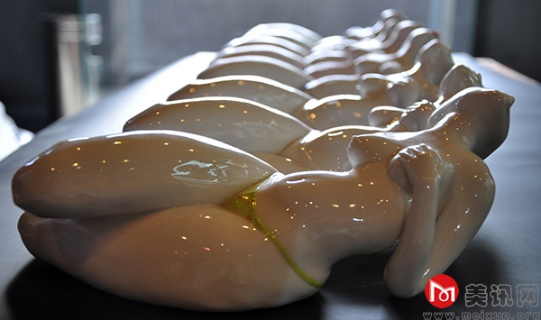 林似钦《怎能完美？》95X30cm 陶瓷 2011-02.jpg