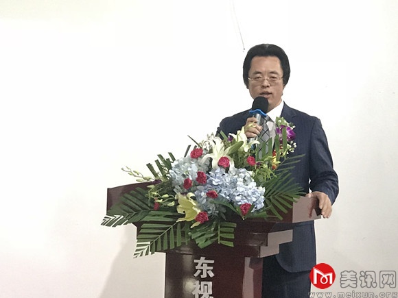 主持人.jpg