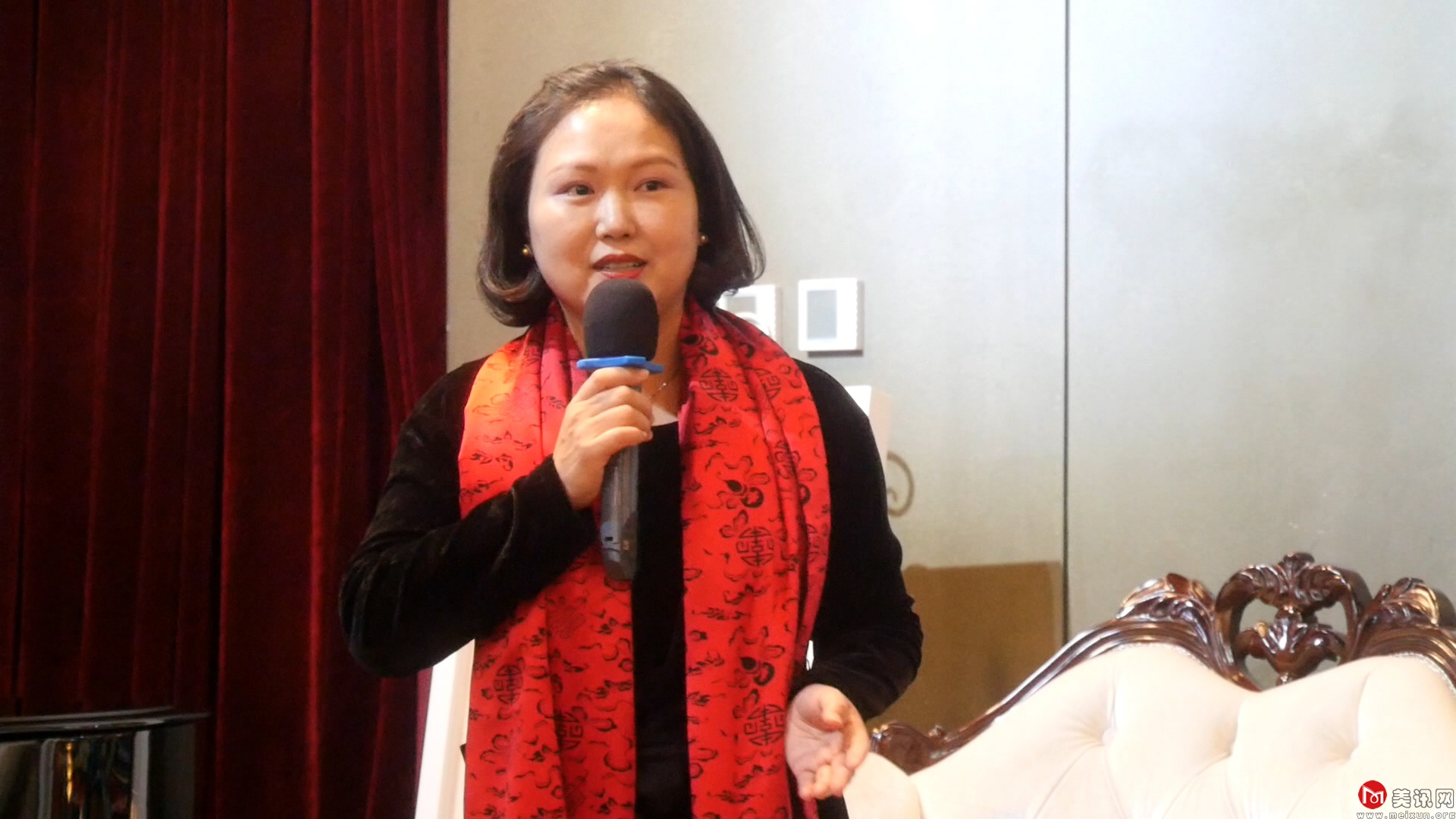 云水莲艺术馆馆长朱江莲女士.jpg